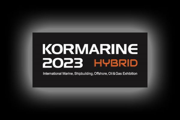 Komarine23